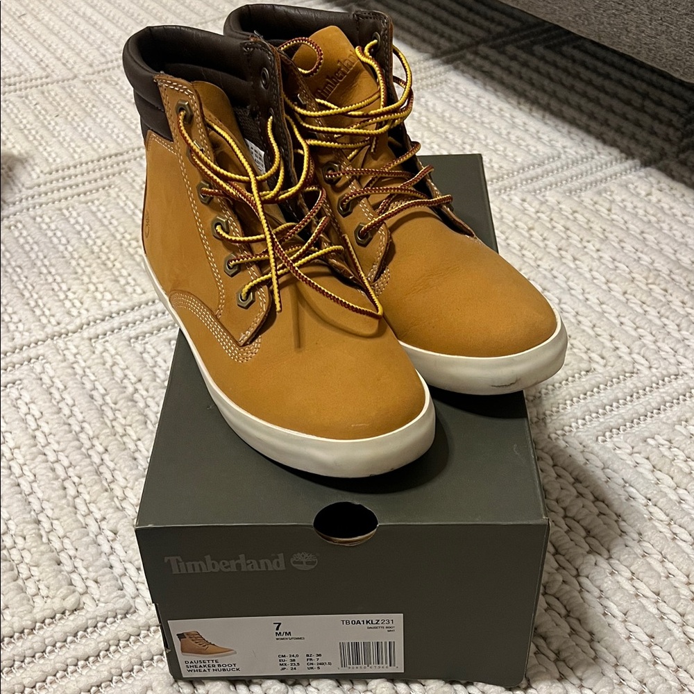 Timberland Dausette Sneaker Boot Wheat, size 7